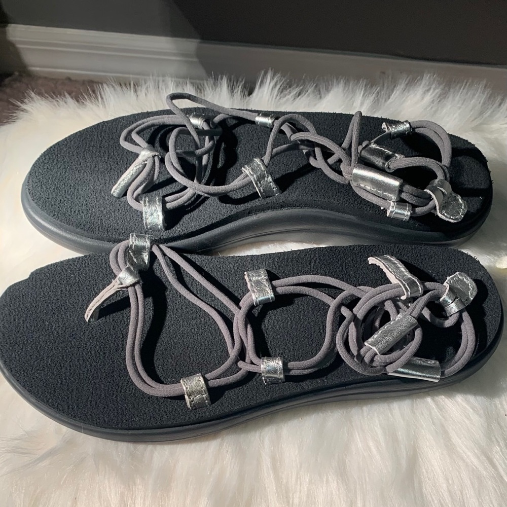 Women’s sandals